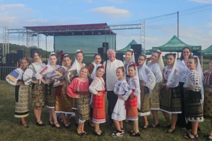 Toamna aceasta încep cursuri gratuite de dansuri populare pentru adulți la Găești