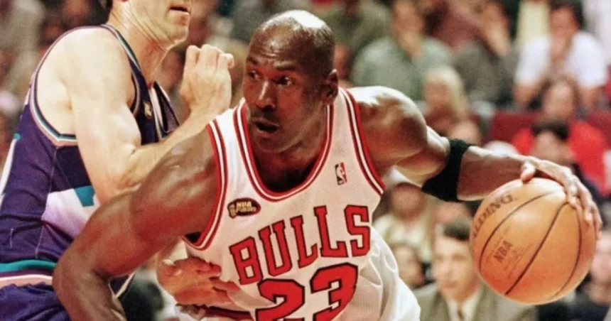 Tricoul „Last Dance” al lui Michael Jordan, vândut cu un preț record