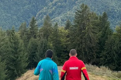 Turist rătăcit în Munții Leaota, recuperat de salvamontiști. Atenție la trasee